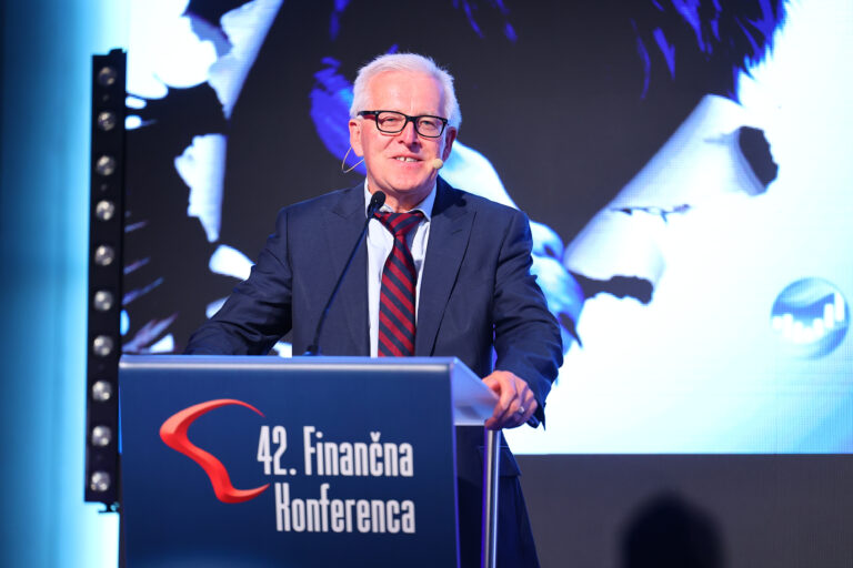 Prve utrinke z letošnje konference smo že zbrali!