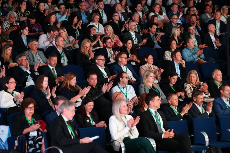 Uspešno zaključena 43. Finančna konferenca