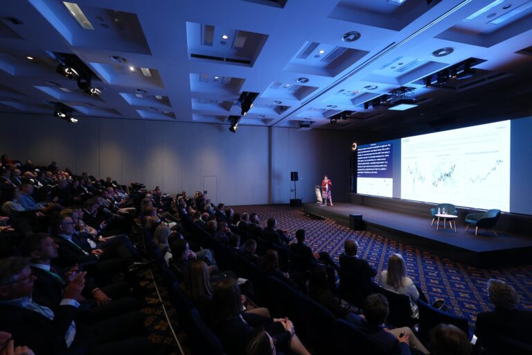 Članki s Finančne konference